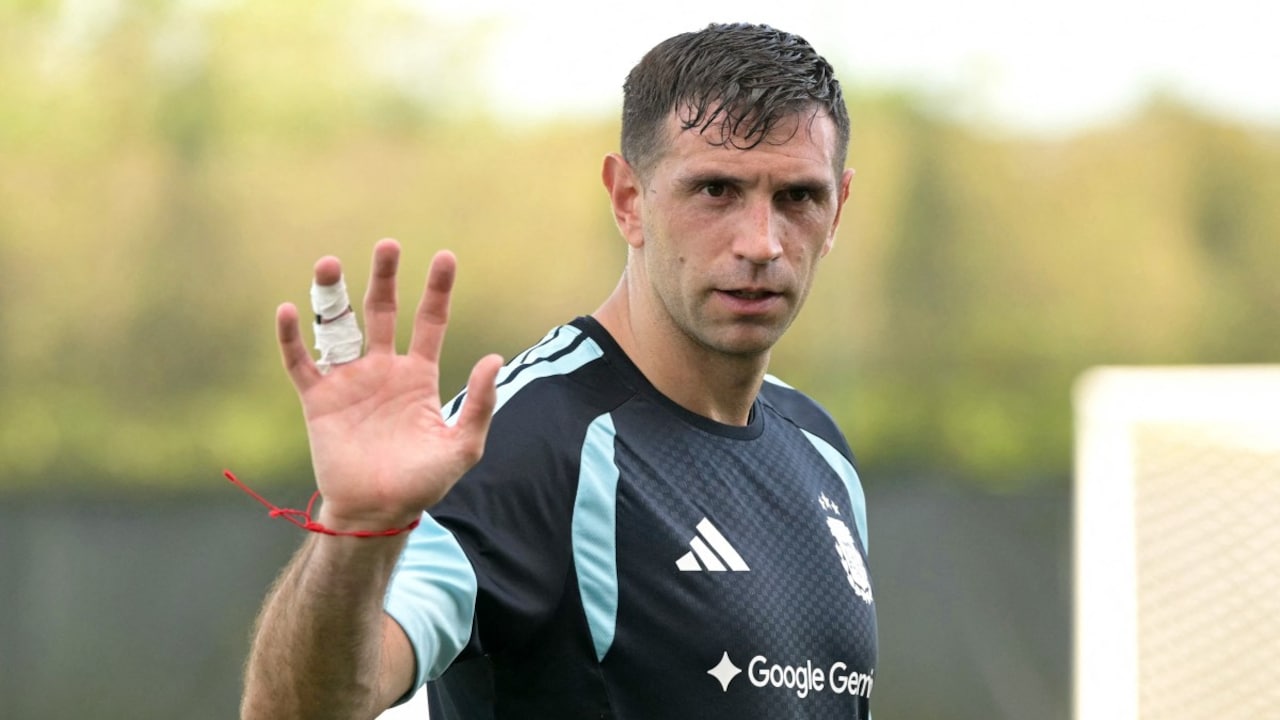 "Emiliano Martinez's Mentality Separates Him From The Rest": Gurpreet Sandhu