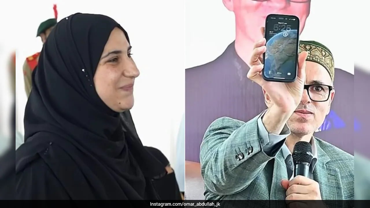 Video: Omar Abdullah Was Asked About His Phone's Wallpaper. His Reply