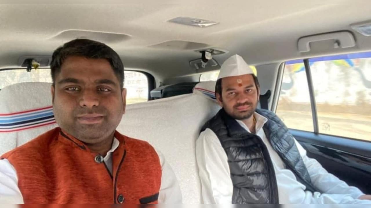 तेज प्रताप ने ज‍िसे क‍िया था न‍िलंब‍ित उसे फ‍िर बनाया अपना PA, 11 महीने में ही खत्‍म कर द‍िया 6 साल का 'वनवास'