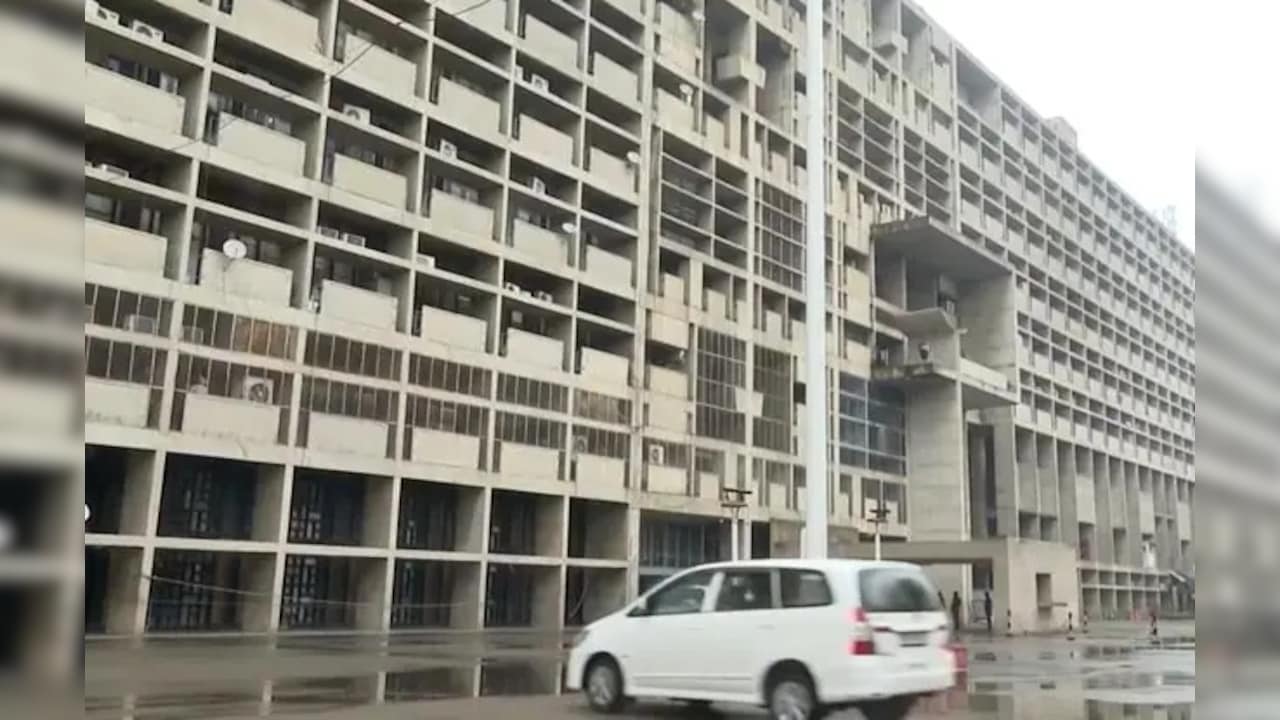 पंजाब सिविल सचिवालय और धार्मिक स्थलों को बम से उड़ाने की धमकी, सुरक्षा एजेंसियां जांच में जुटीं