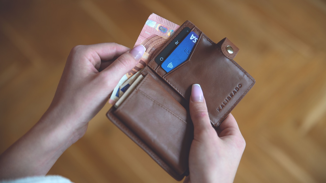 Wallets That Do Not Become Fat After One Month: Slim Designs To Consider Wallets That Do Not Become Fat After One Month: Slim Designs To Consider