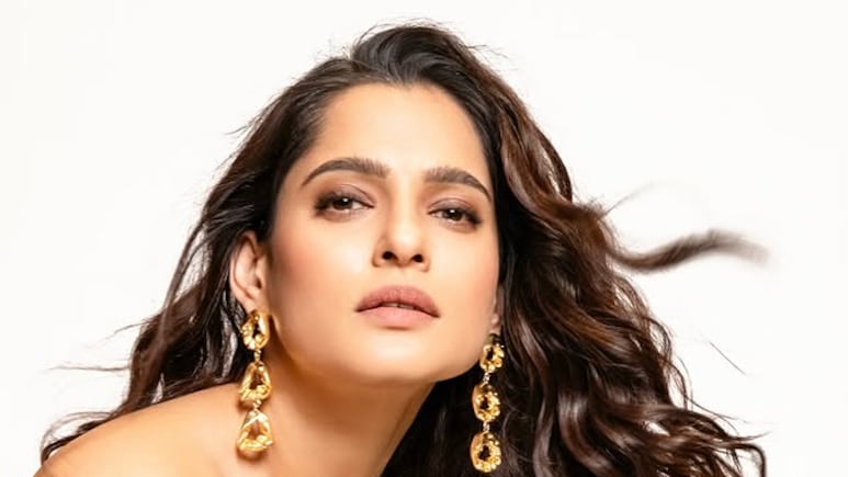 Priya Bapat Recalls Uncomfortable Scene Where Co-Star 'Kept Kissing' Her: 'Didn't Know How To Deal With This'