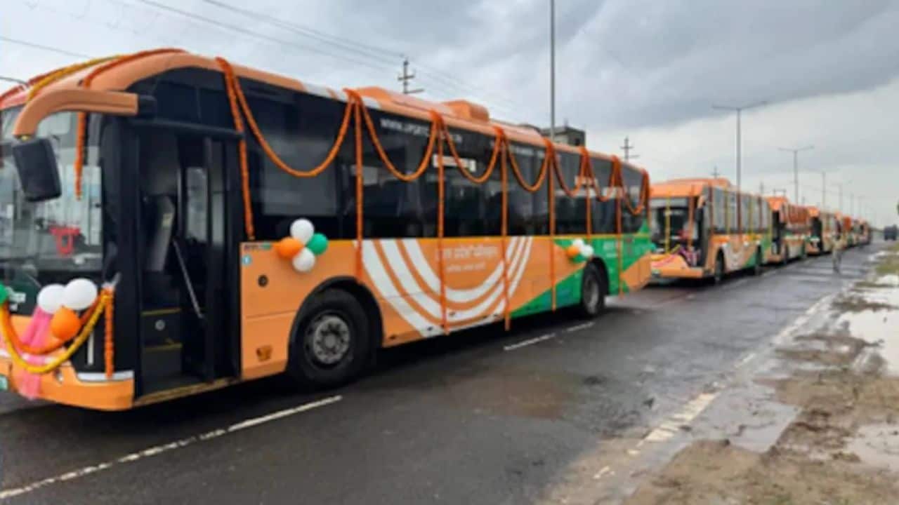 ग्रेटर नोएडा वेस्ट को मिली बड़ी सौगात, बनेगा पहला ई-बस डिपो और 12 नए चार्जिंग स्टेशन