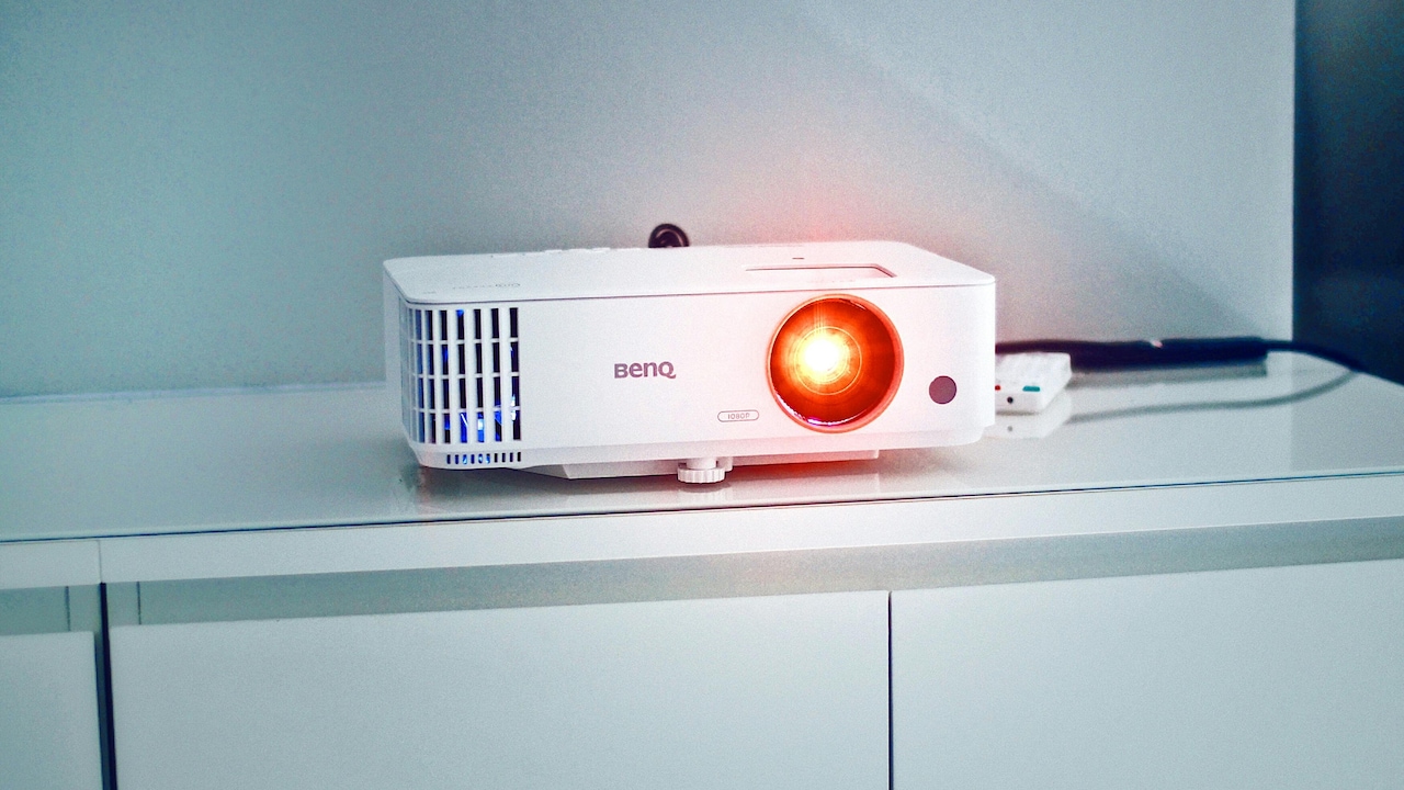 7 Portable Projectors For Small Apartments 7 Portable Projectors For Small Apartments