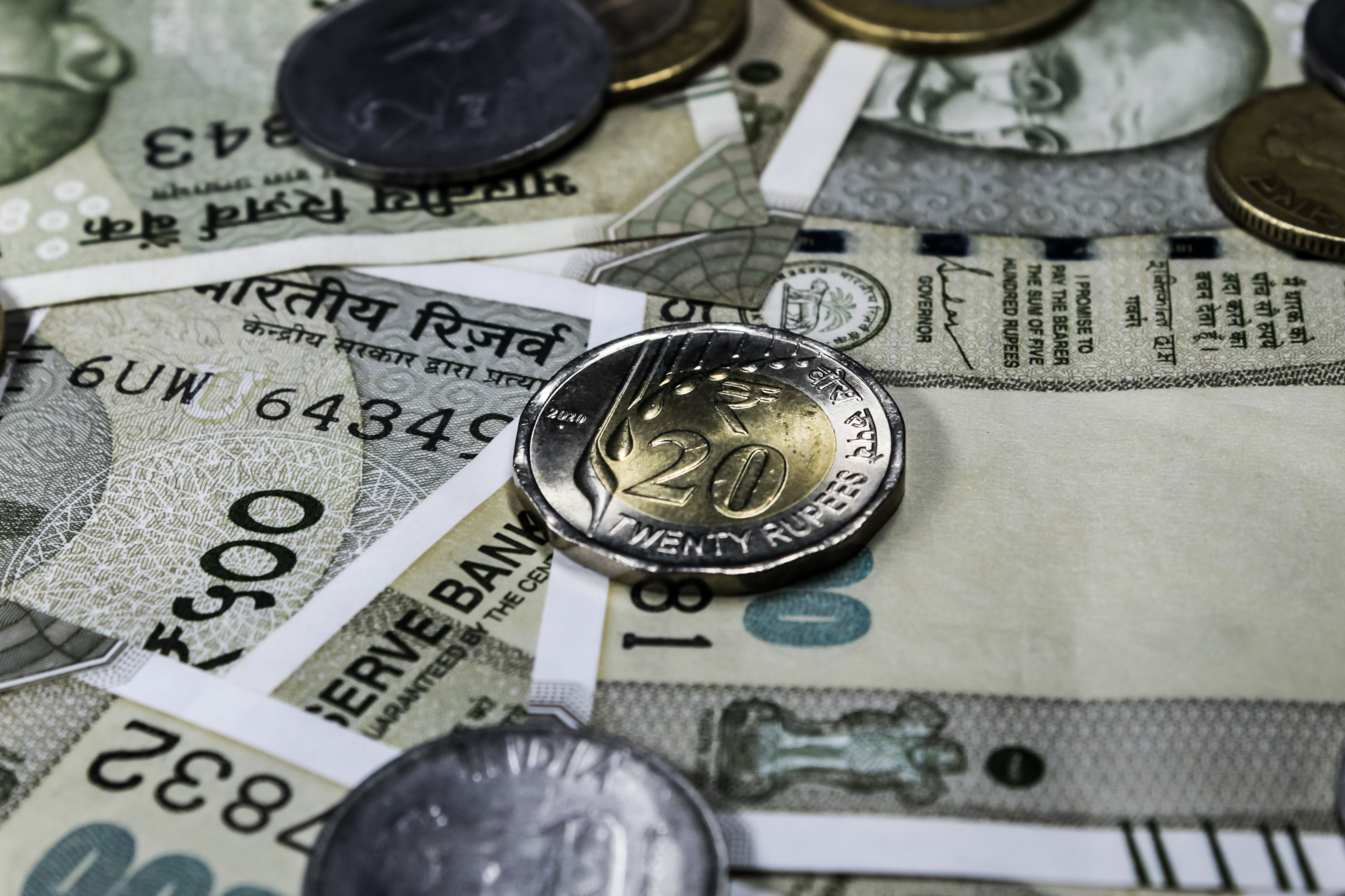 Lump Sum vs Monthly SIP: How Rs 5 lakh and Rs 5,000 compare for wealth