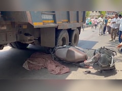 सूरत में काल बनकर दौड़ा डंपर, 22 साल की मां और 3 साल की मासूम की कुचलकर दर्दनाक मौत