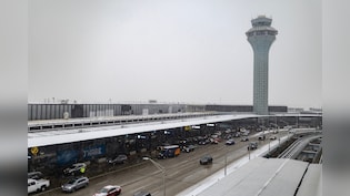 Chicago Airports Cancel Flights With Tornado Alert In Place