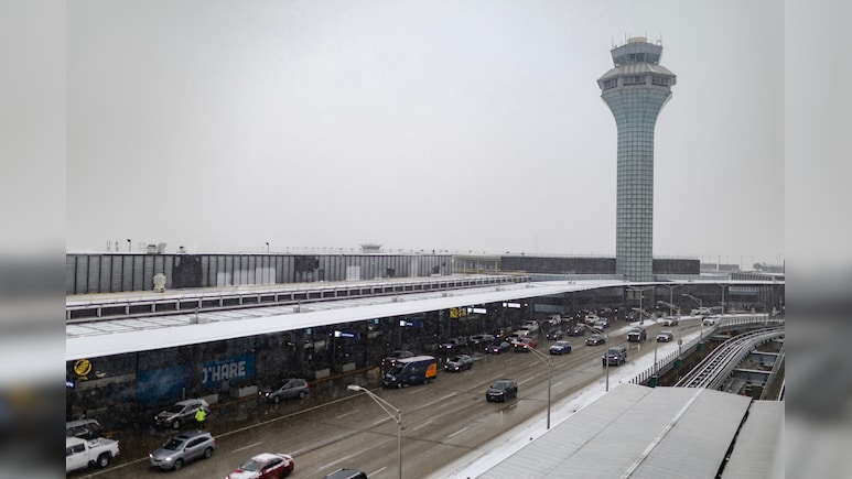 Chicago Airports Cancel Flights With Tornado Alert In Place