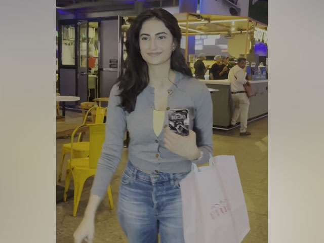 Palak Tiwari Stuns in Effortless Airport Style