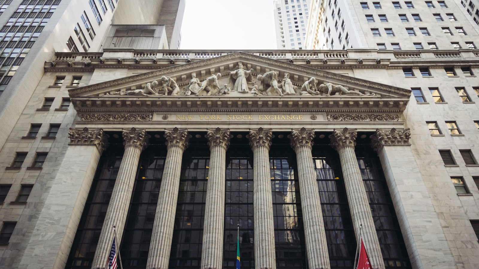 S&P 500, Nasdaq Plunge Up To 1% On Tech Selloff; Micron Erases AI Gains