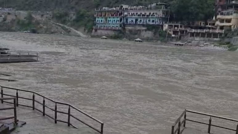 रुद्रप्रयाग में उफान पर अलकनंदा नदी, 4 दिन भारी बारिश का अलर्ट, प्रशासन ने जारी की एडवाइजरी