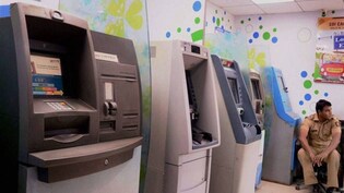 बाजार में नोटों की बाढ़, फिर भी ATM का हो रहा कम इस्तेमाल? RBI के आंकड़ों से समझें पूरा मामला