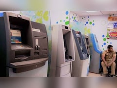 बाजार में नोटों की बाढ़, फिर भी ATM का हो रहा कम इस्तेमाल? RBI के आंकड़ों से समझें पूरा मामला