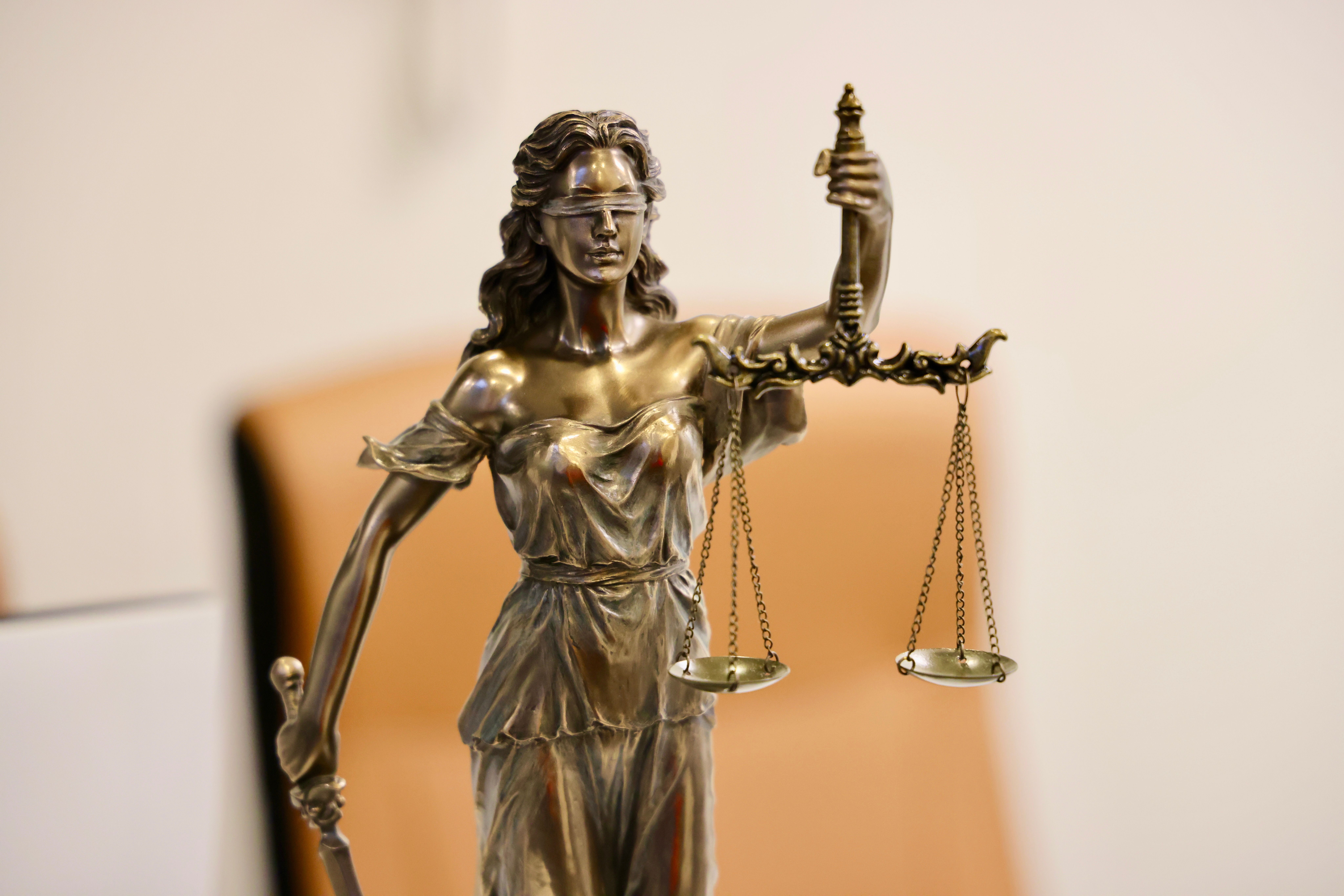 US Judge Kicks Off Lawyers From Both Sides For Using AI, Cancels Trial: 'Comedy Of Errors'