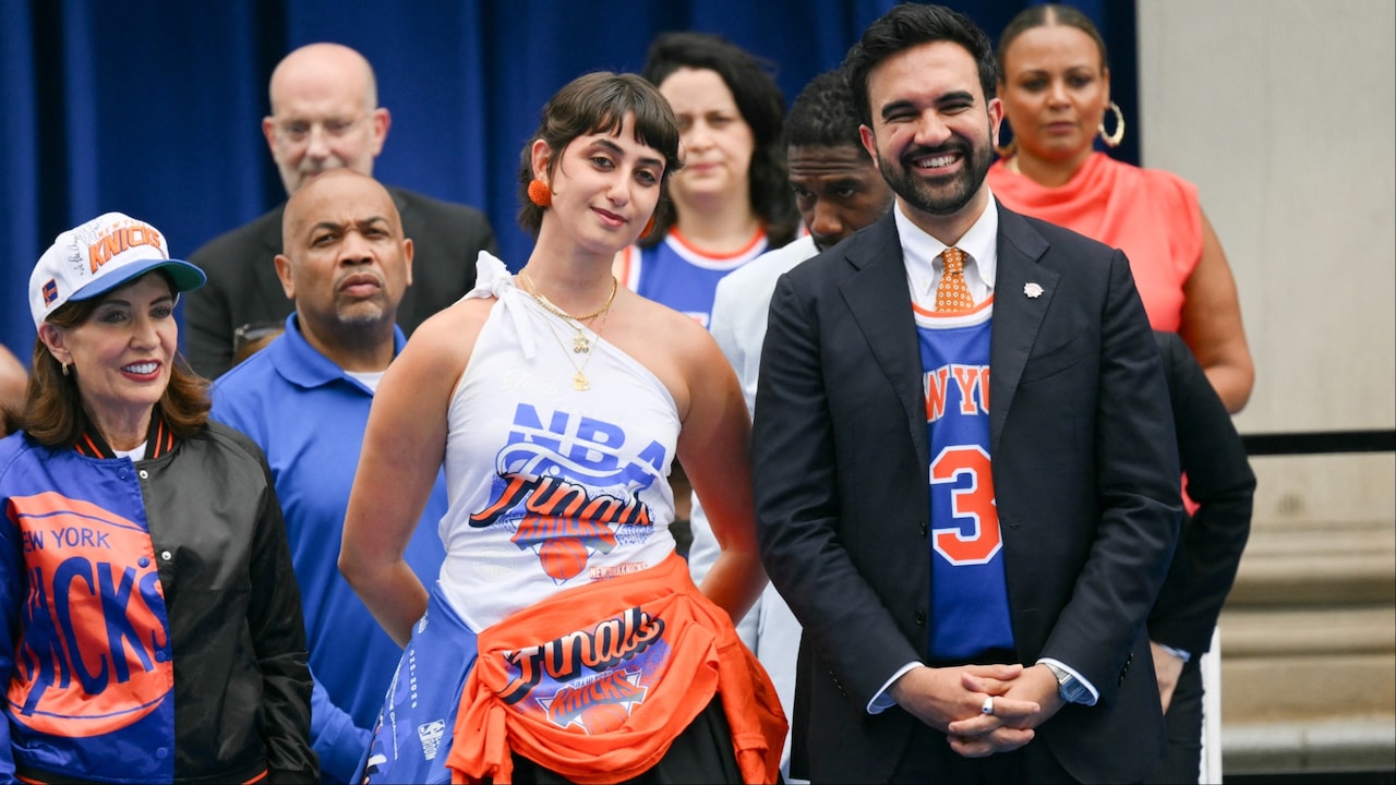 Rama Duwaji Turns Knicks Victory Parade Into A Fashion Statement With Her One-Of-A-Kind New York Look