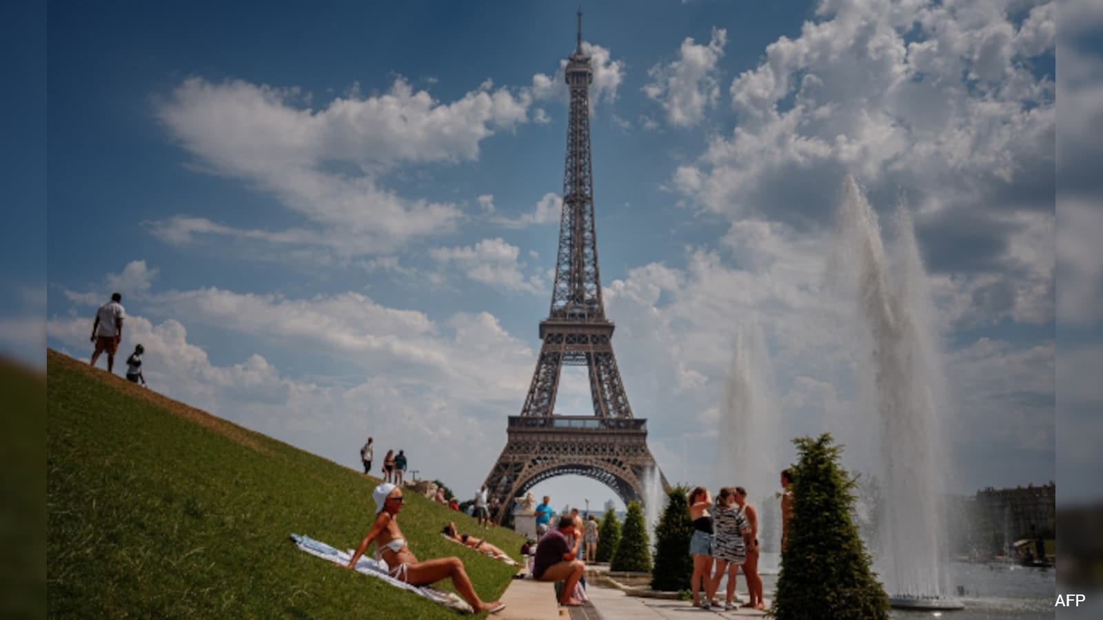 France Records 1,000 Excess Deaths During Heatwave, Elderly Hit Hard