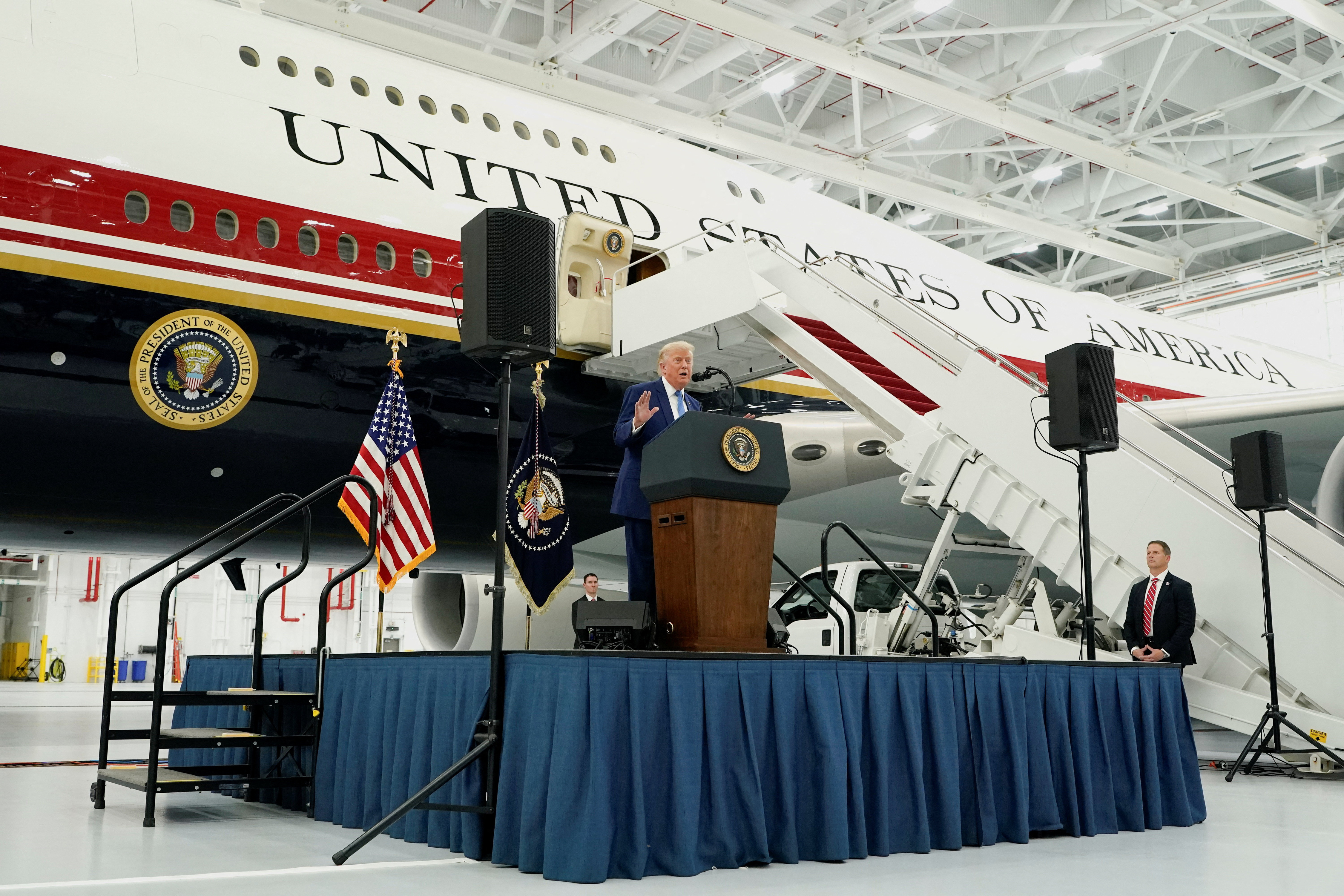 "World's Most Luxurious Plane": Trump Unveils Qatar-Gifted Air Force One