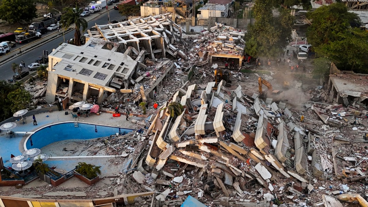 Survival after Venezuelas earthquakes depends on injuries, weather, water, air, and rescue speed.