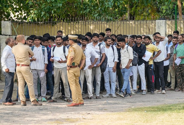 यूपी सिपाही भर्ती में पहले दिन इन लोगों को किया गया बाहर, भूलकर भी न करें ये गलतियां