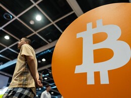 Bitcoin Falls Below $60,000 For First Time Since 2024 Trump Win