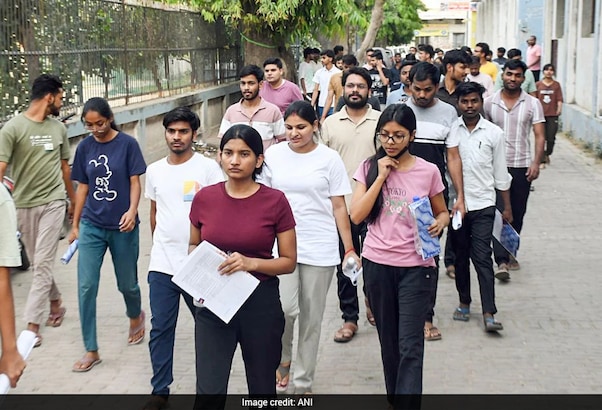 95 हजार एग्जाम रूम, 1,38,560 CCTV कैमरे, 51,311 जैमर... रविवार को NEET महापरीक्षा की तैयारी जबरदस्त; पूरी जानकारी यहां