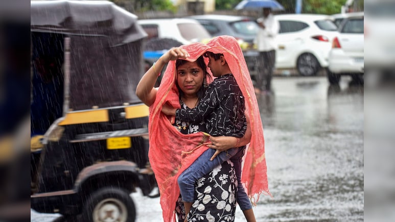MP Weather Today: भोपाल-इंदौर समेत कई जिलों में बारिश का अलर्ट, प्रदेश में अगले 4 दिन मेहरबान रहेगा मानसून