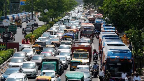 दिल्ली ट्रैफिक अपडेट: कहां-कहां मिली जाम से मुक्ति और किन रास्तों पर बढ़ गया जाम? जानिए पूरी डिटेल