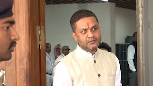 'अभी अरेस्ट करवा दूंगा, पहचानता नहीं मुझको', झारखंड राज्यसभा चुनाव की वोटिंग में पहुंचे कांग्रेस विधायक भड़के