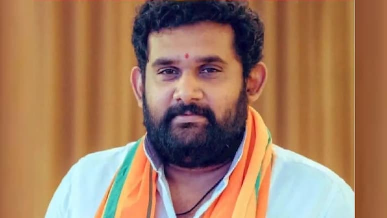 Tamil Nadu BJP Leader's "Another DMK" Jibe After Quitting Party