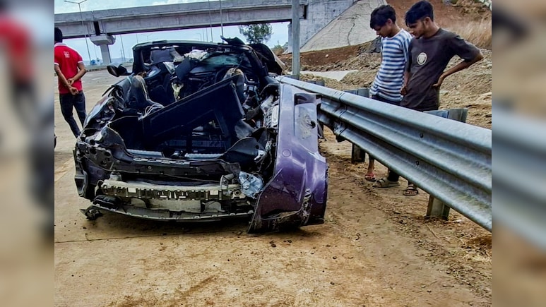 BMW Z4 Crashes At 250 kmph Near Mumbai, Two Killed In High-Speed Horror