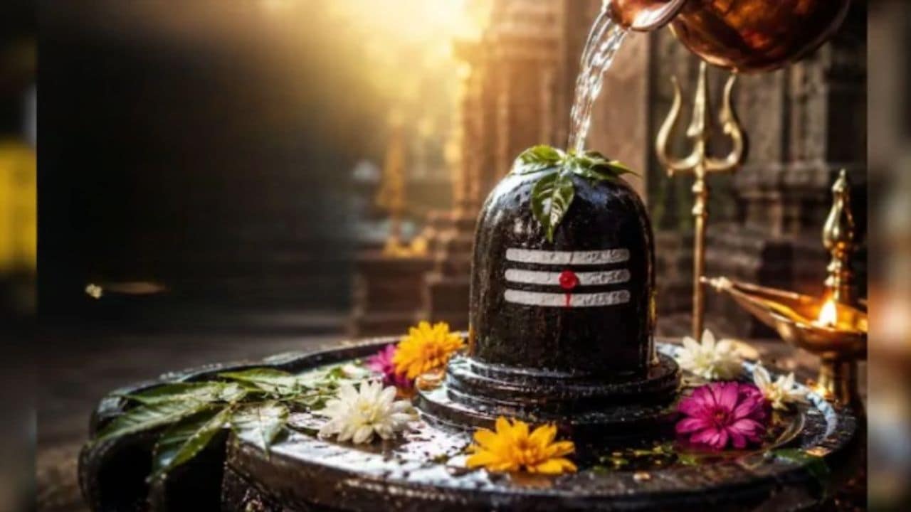 अधिकमास की मासिक शिवरात्रि आज, जानिए भोलेनाथ की पूजा का शुभ समय, पूजन विधि और व्रत के नियम