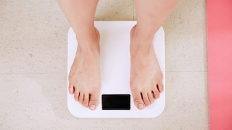 Fitness Coach Shares 7 Worst Times To Check Your Weight