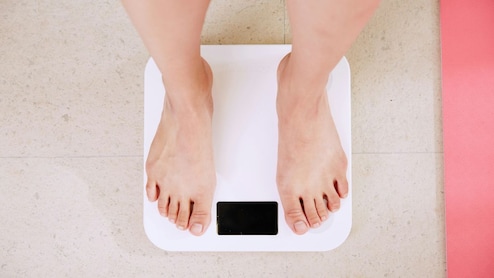 Fitness Coach Shares 7 Worst Times To Check Your Weight