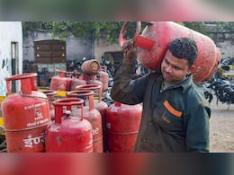 उज्ज्वला योजना के लाभार्थियों को बड़ा झटका, अब सब्सिडी वाले 9 सिलेंडर के बजाय मिलेंगे सिर्फ 4, जानिए वजह