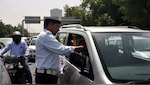 गुरुग्राम पुलिस ने महिलाओं, बच्चों समेत इन लोगों के लिए लिया बड़ा फैसला, नहीं रोकी जाएगी गाड़ी, जानें डिटेल