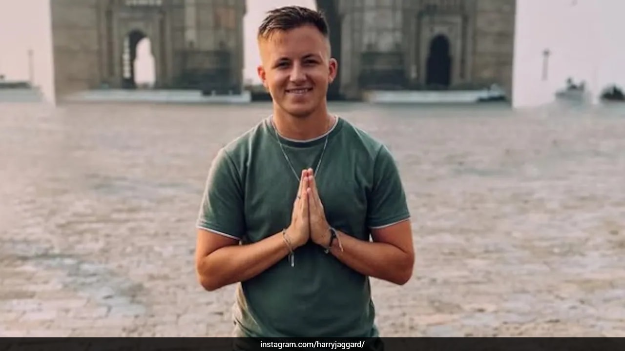 What Happened When A Penniless British Backpacker Asked An Indian Shopkeeper For Help