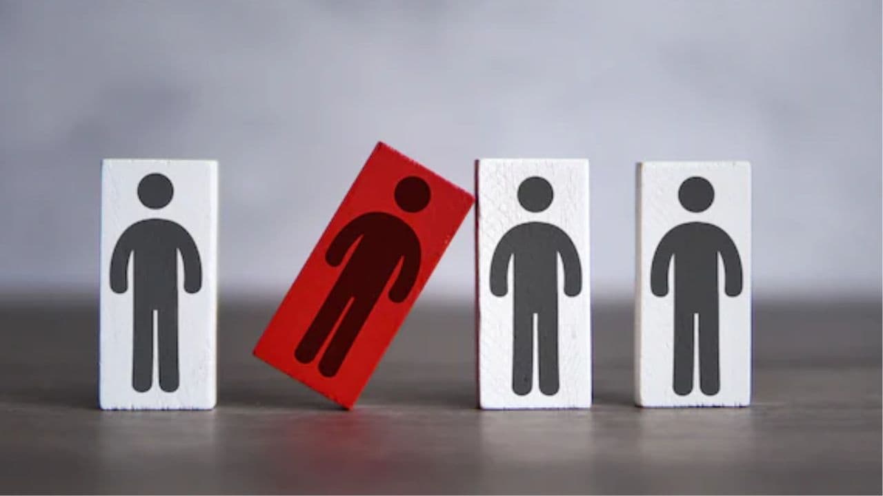 5 महीने में 1 लाख से ज्यादा नौकरियां खत्म, AI के दौर में खाली हो रहे दफ्तर?