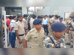 मुजफ्फरपुर अस्पताल अग्निकांड: हॉस्पिटल के 3 कर्मचारी गिरफ्तार, मृतकों का आंकड़ा 6 तक पहुंचा