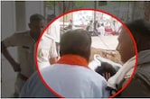 'हिंदू होकर के पादरी बन गया', पूर्व BJP विधायक ने धर्मांतरण के आरोपी को कोर्ट परिसर में जड़ा थप्पड़