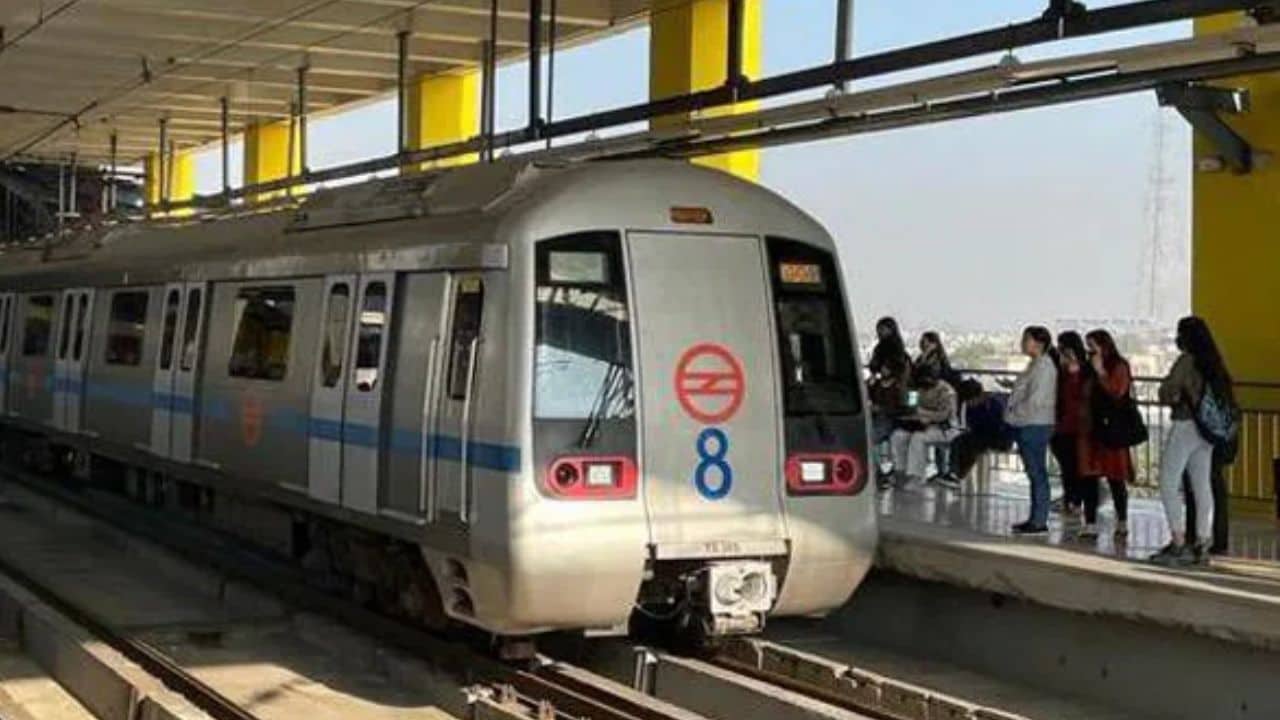 कार-बाइक छोड़ मेट्रो-बस से जाएंगे ऑफिस, तो सैलरी में मिलेंगे