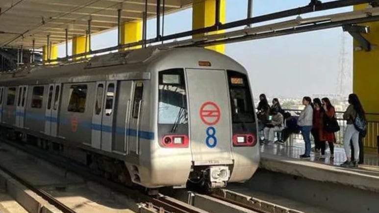 कार-बाइक छोड़ मेट्रो-बस से जाएंगे ऑफिस, तो सैलरी में मिलेंगे एक्स्ट्रा पैसे, दिल्ली सरकार की नई योजना