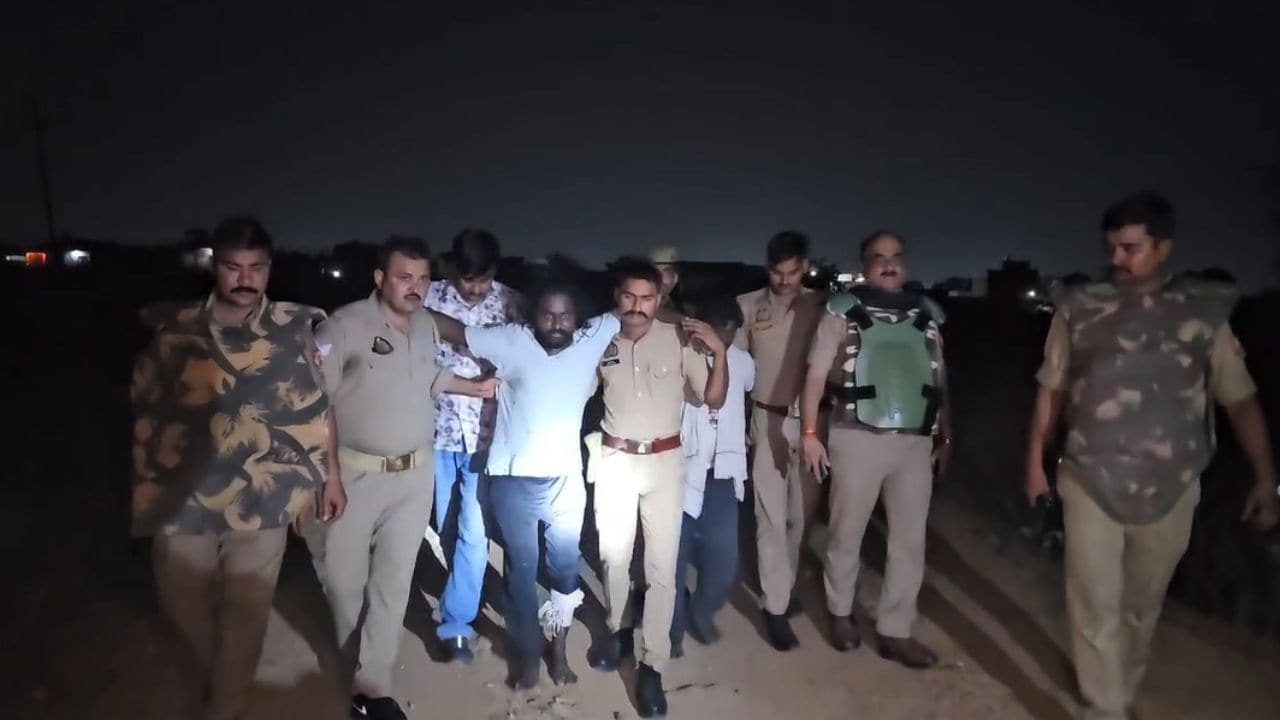झांसी हत्याकांड: पुलिस और बदमाशों के बीच मुठभेड़, मुख्य आरोपी चिगारा समेत दो गिरफ्तार