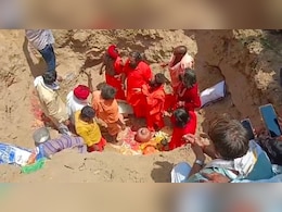 संत देवानंद महाराज को आश्रम पर दी गई समाधि, श&zwj;िष्&zwj;यों की आंखें हुईं नम&nbsp;