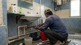 मोठी बातमी! येत्या 5 वर्षांत देशातले प्लंबर आणि इलेक्ट्रिशियन गायब होणार? वाचा काय आहे कारण?