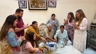 "पापा आपको मेरी उम्र लग जाए", लालू के जन्मदिन पर तेज प्रताप का भावुक पोस्&zwj;ट और तेजस्वी ने काटा केक