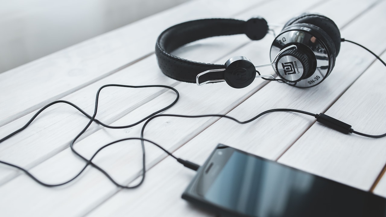 Wired Headphones Hurting Your Ears? Fit And Cushioning Basics