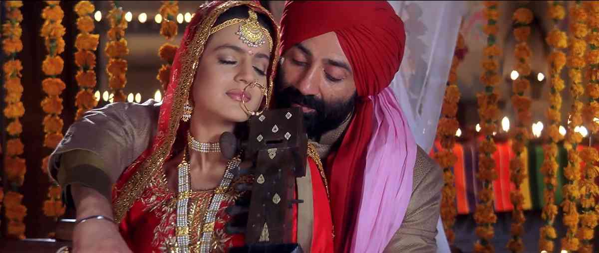 Ameesha Patel On 18-Year Age Gap Between Her And Sunny Deol In Gadar