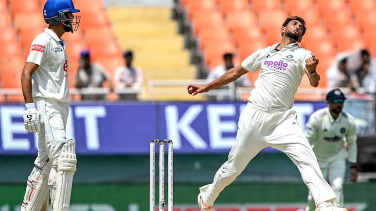 IND vs SL: प्रसिद्ध कृष्णा ने गेंदबाजी रणनीति पर बड़ा बयान, श्रीलंका में रिवर्स स्विंग के लिए गेंद को सूखा रखना जरूरी