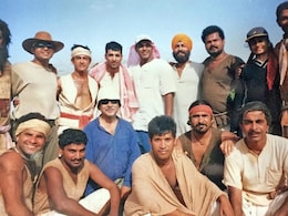 One From The Archives: Aamir Khan And Team In A <i>Lagaan</i> Throwback