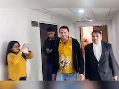 बिहार: अनुष्का यादव के घर में जबरदस्ती घुसने के मामले में तेज प्रताप के खिलाफ एफआईआर